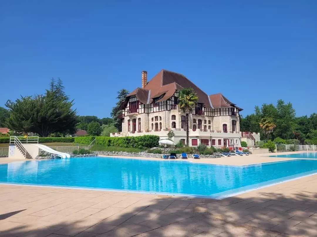 Holiday home Vakantiepark Chateau Cazaleres Daumazan-sur-Arize