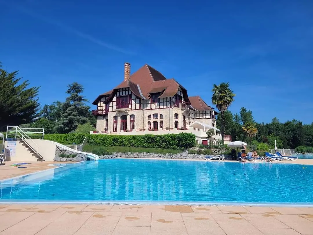 Vakantiepark Chateau Cazaleres Daumazan-sur-Arize 0*,  France