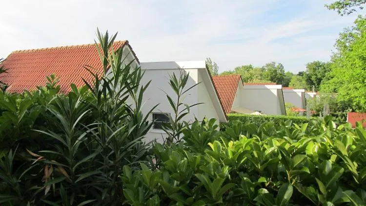Vakantiepark Chateau Cazaleres Daumazan-sur-Arize 0*,  France