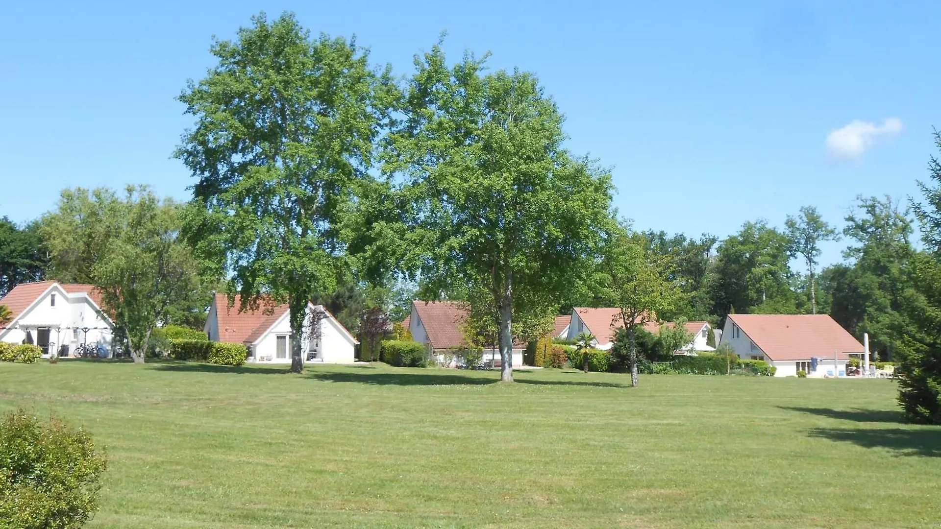 Vakantiepark Chateau Cazaleres Daumazan-sur-Arize 0*,  France